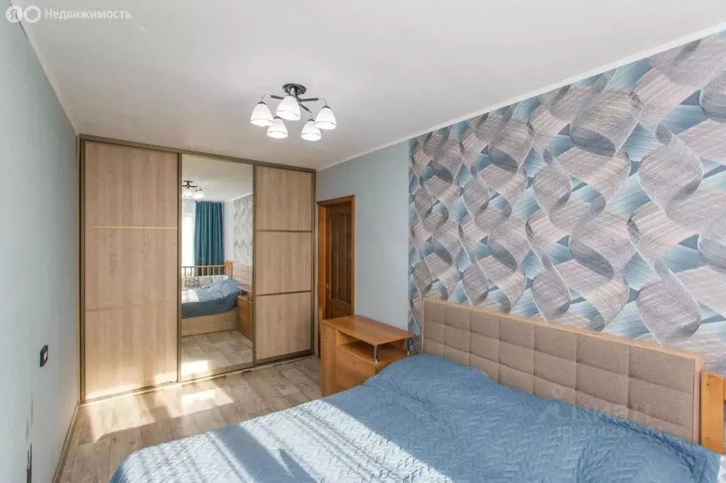 3-комнатная квартира: Артём, 1-я Рабочая улица, 35 (67 м) - Фото 1