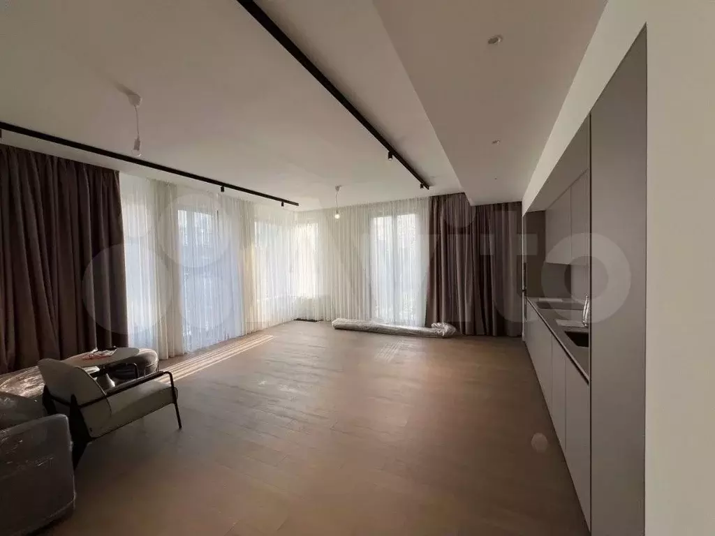 3-к. квартира, 130 м, 4/21 эт. - Фото 1