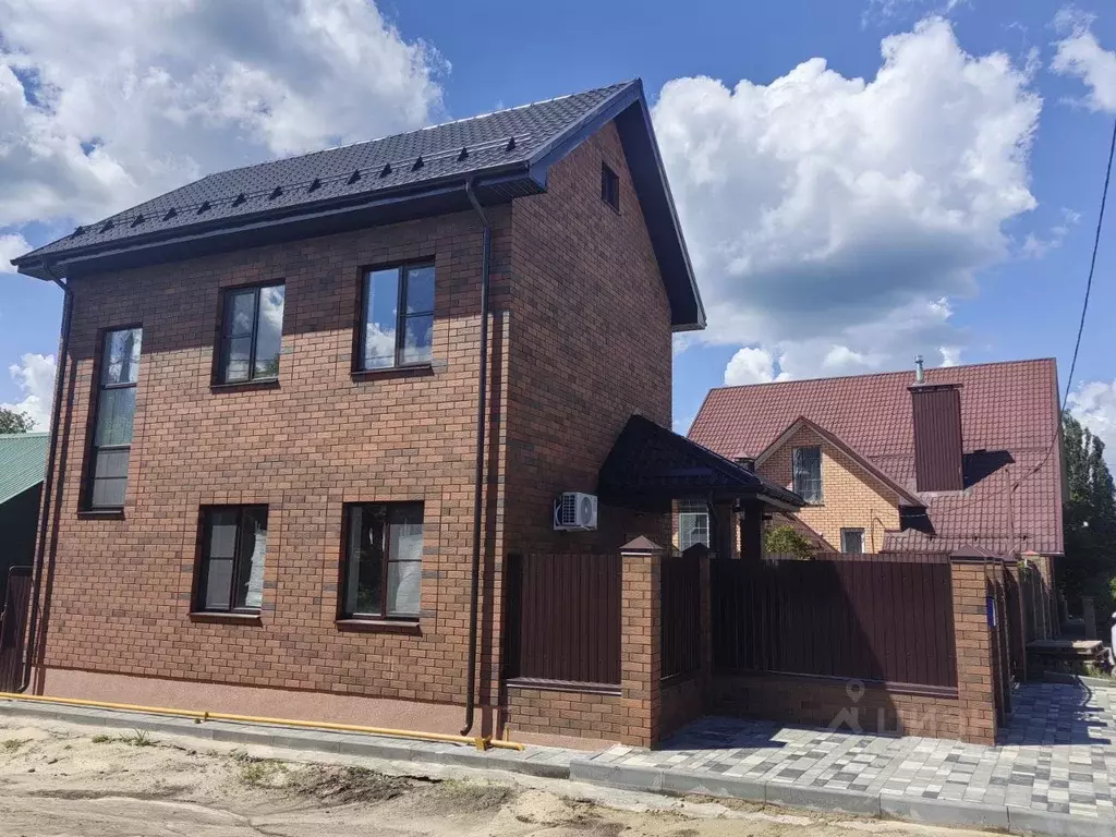 Дом в Воронежская область, Воронеж ул. Панфилова, 7 (83 м) - Фото 1