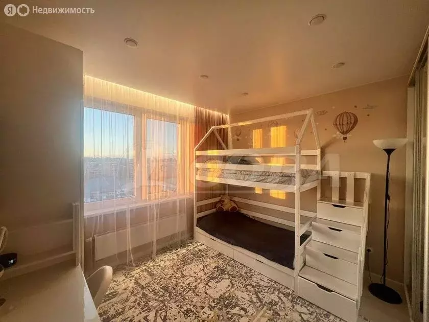 2-комнатная квартира: Тобольск, улица Семёна Ремезова, 110к2 (39 м) - Фото 0