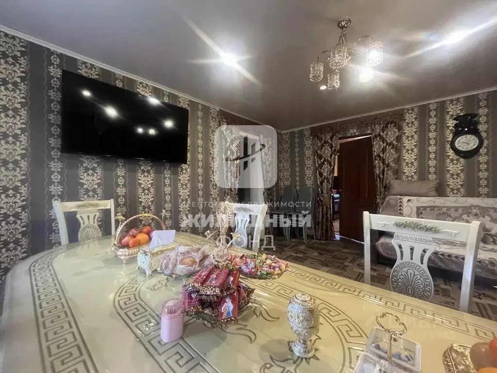 Дом в Саратовская область, Энгельс Белоглинский проезд, 10Б (70 м) - Фото 1