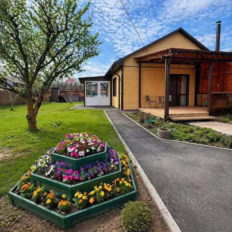 Дом в Саратовская область, Энгельсский район, Красноярское ... - Фото 1