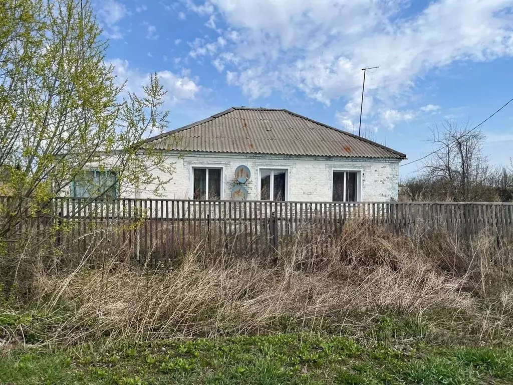 Дом в Омская область, Павлоградский район, с. Тихвинка  (74 м) - Фото 1