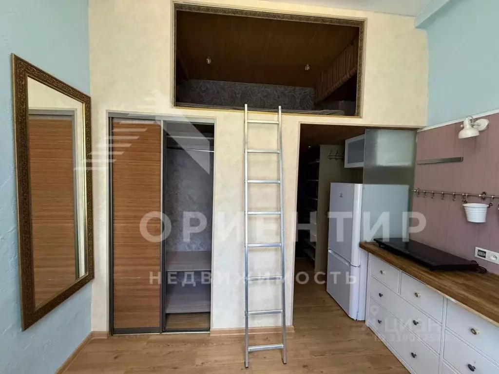 Комната Свердловская область, Екатеринбург ул. Куйбышева, 82 (8.0 м) - Фото 1