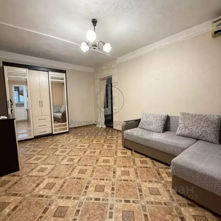 1-к кв. Волгоградская область, Волгоград ул. Кирова, 98Б (36.0 м) - Фото 1