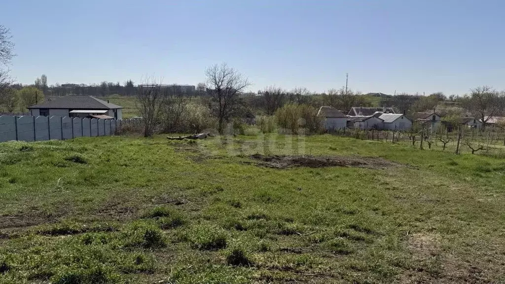 Участок в Крым, Симферопольский район, с. Родниково ул. Комсомольская ... - Фото 1