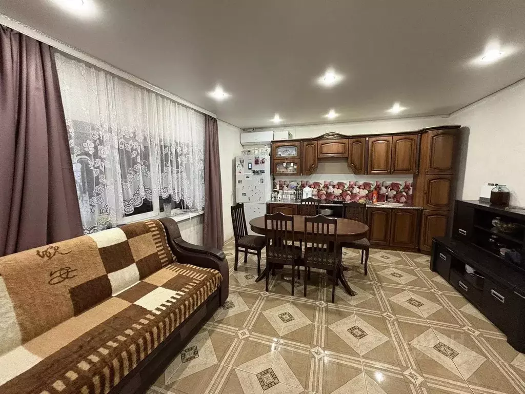 Дом в Ставропольский край, Новоалександровск Красноармейский пер. (110 ... - Фото 1