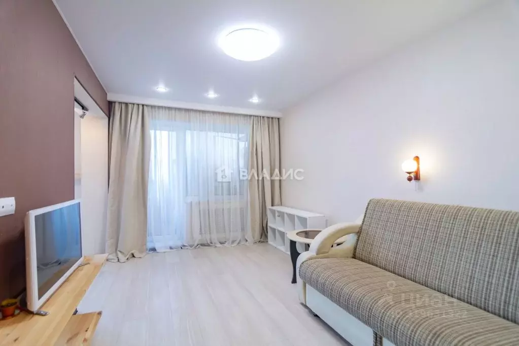 2-к кв. Карелия, Петрозаводск ул. Петрова, 5 (42.9 м) - Фото 0