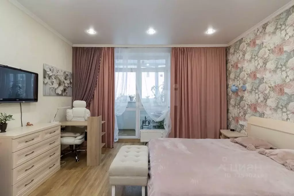 1-к кв. Тюменская область, Тюмень ул. Тимофея Чаркова, 79к2 (57.9 м) - Фото 1