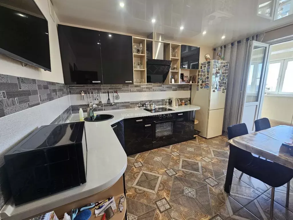 2-к кв. Московская область, Химки Молодежная ул., 63к3 (87.7 м) - Фото 1