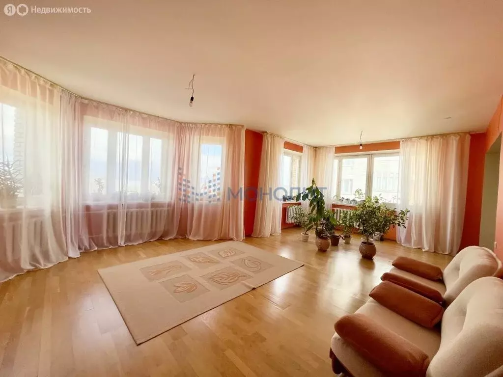 3-комнатная квартира: Чебоксары, улица Алексея Талвира, 32 (149.5 м) - Фото 1