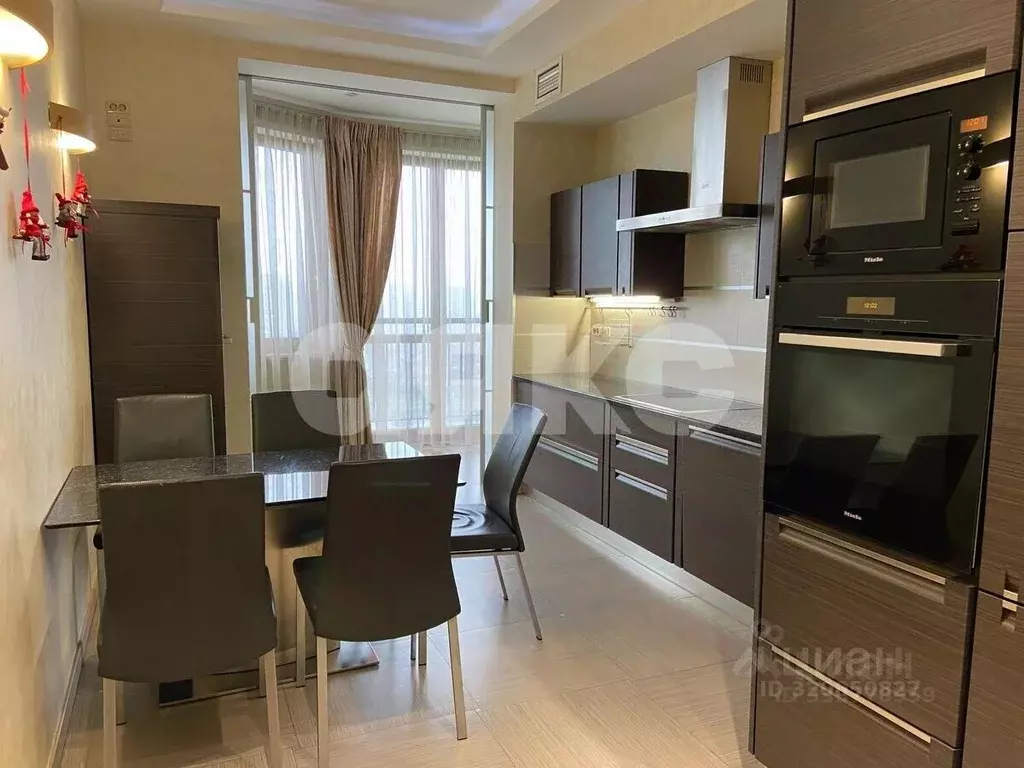 3-к кв. Москва ул. Исаковского, 39К1 (174.8 м) - Фото 0