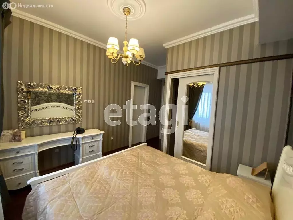 4-комнатная квартира: Южно-Сахалинск, улица А.О. Емельянова, 11А ... - Фото 2