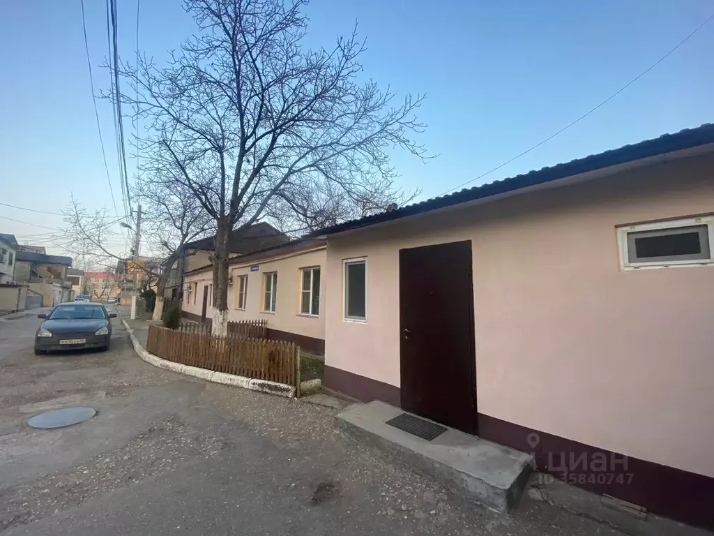 Дом в Дагестан, Махачкала Кизлярская ул., 2 (200 м) - Фото 0