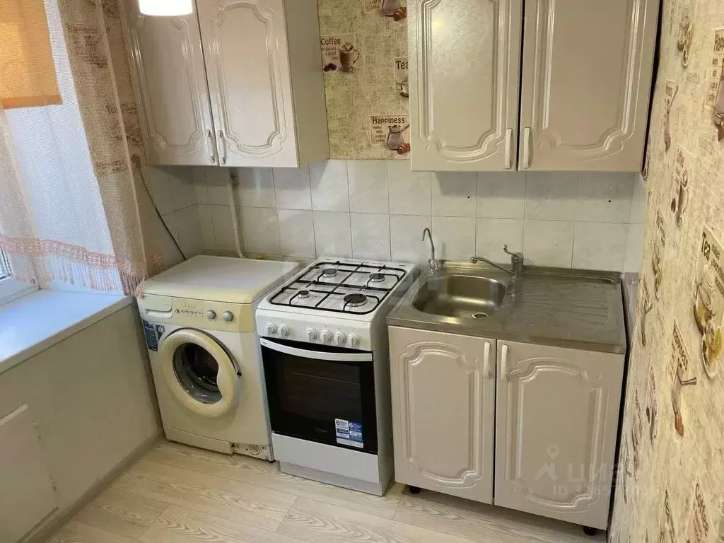 3-к кв. Тюменская область, Тюмень ул. Грибоедова, 8 (57.0 м) - Фото 2