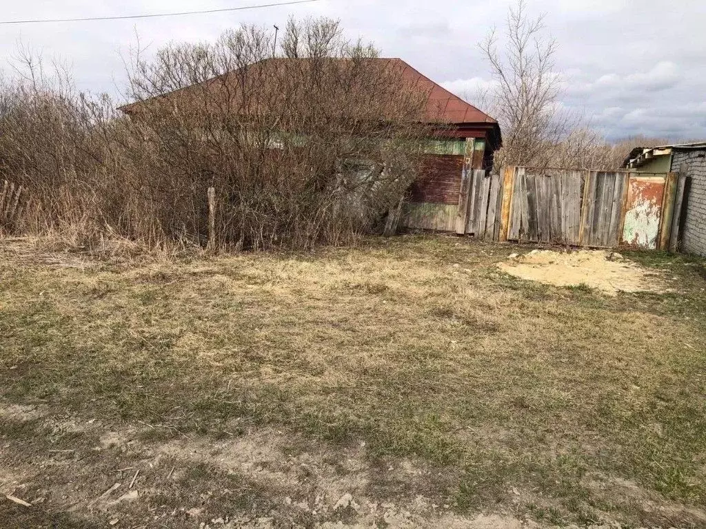 Дом в Ульяновская область, Вешкаймский район, Чуфаровское городское ... - Фото 0