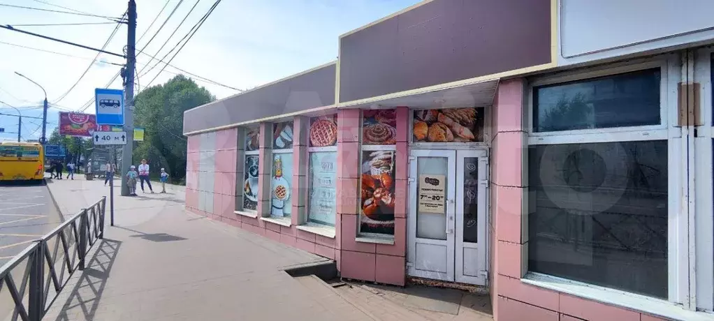 Двери к деньгам прямо на остановке Московского - Фото 0