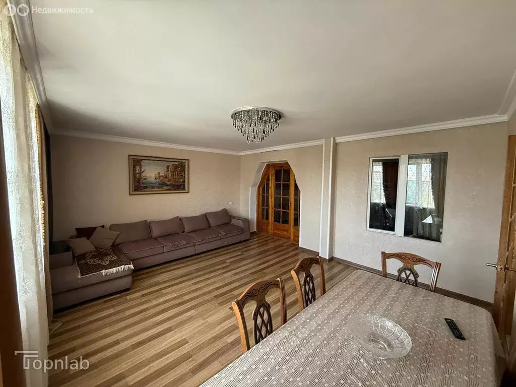 4-комнатная квартира: Махачкала, улица Абдулхакима Исмаилова, 38Б (110 ... - Фото 1