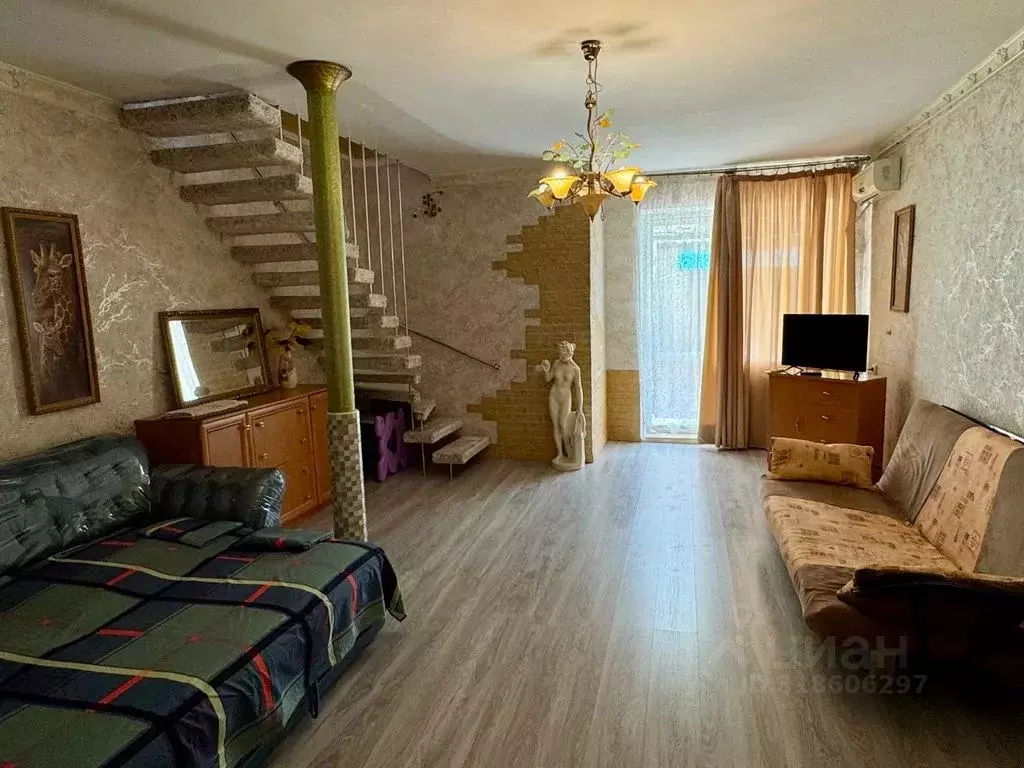 Дом в Крым, Евпатория пер. Сквозной, 7А (100 м) - Фото 0