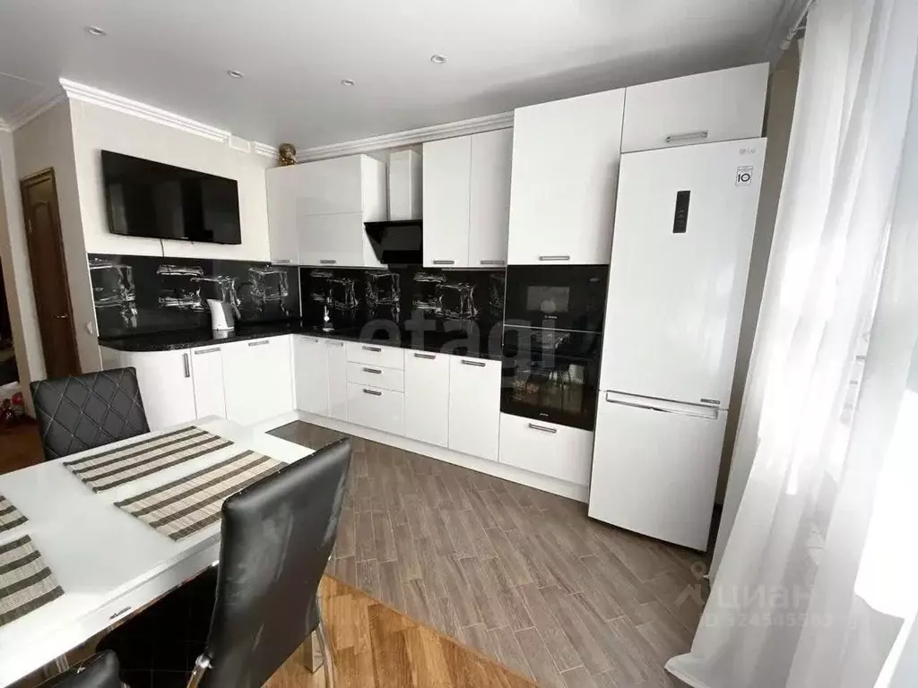 2-к кв. Тюменская область, Тюмень Широтная ул., 191 (74.7 м) - Фото 1