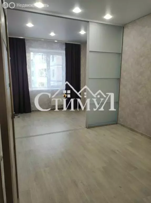 1-комнатная квартира: Абакан, улица Макаренко, 27/2 (40 м) - Фото 0