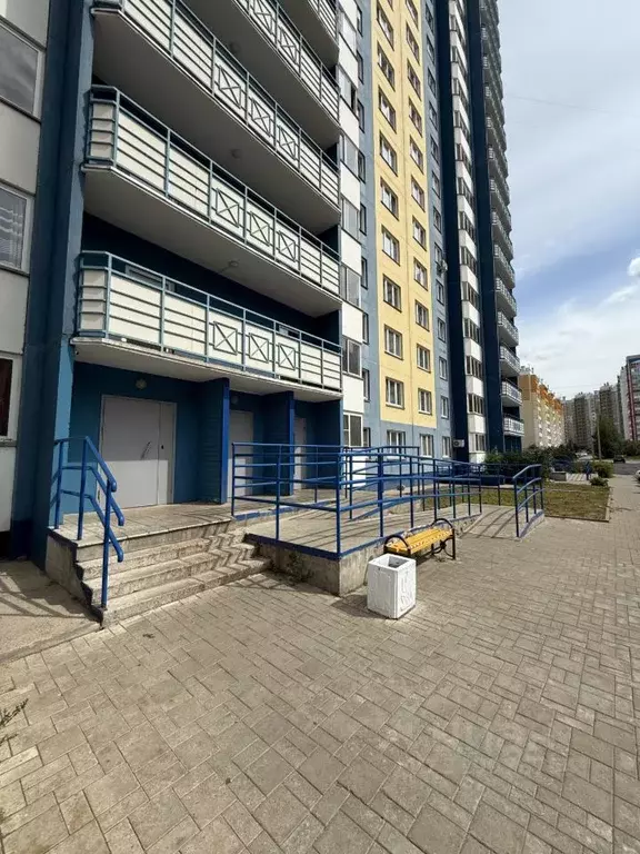 2-к кв. Кировская область, Киров ул. Ивана Попова, 56к1 (54.0 м) - Фото 0