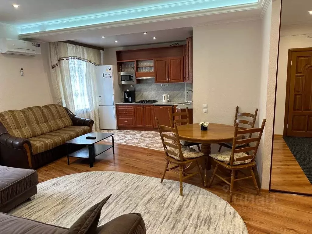 2-к кв. Псковская область, Псков Октябрьский просп., 16 (56.0 м) - Фото 2