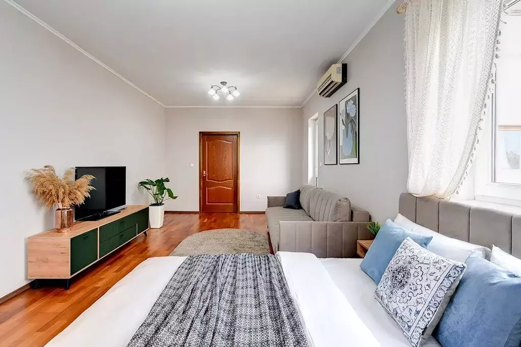 2-к кв. Краснодарский край, Сочи ул. Демократическая, 43 (70.0 м) - Фото 2