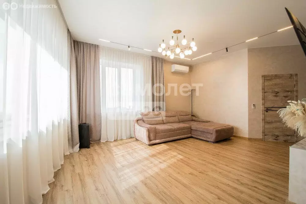 3-комнатная квартира: Владивосток, улица Маковского, 128к1 (84 м) - Фото 1