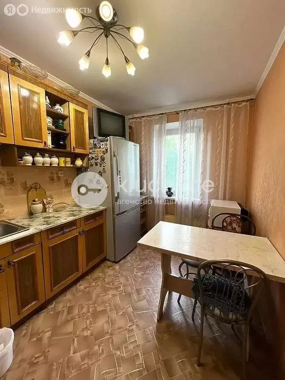 3-комнатная квартира: Казань, улица Адоратского, 60 (66 м) - Фото 0