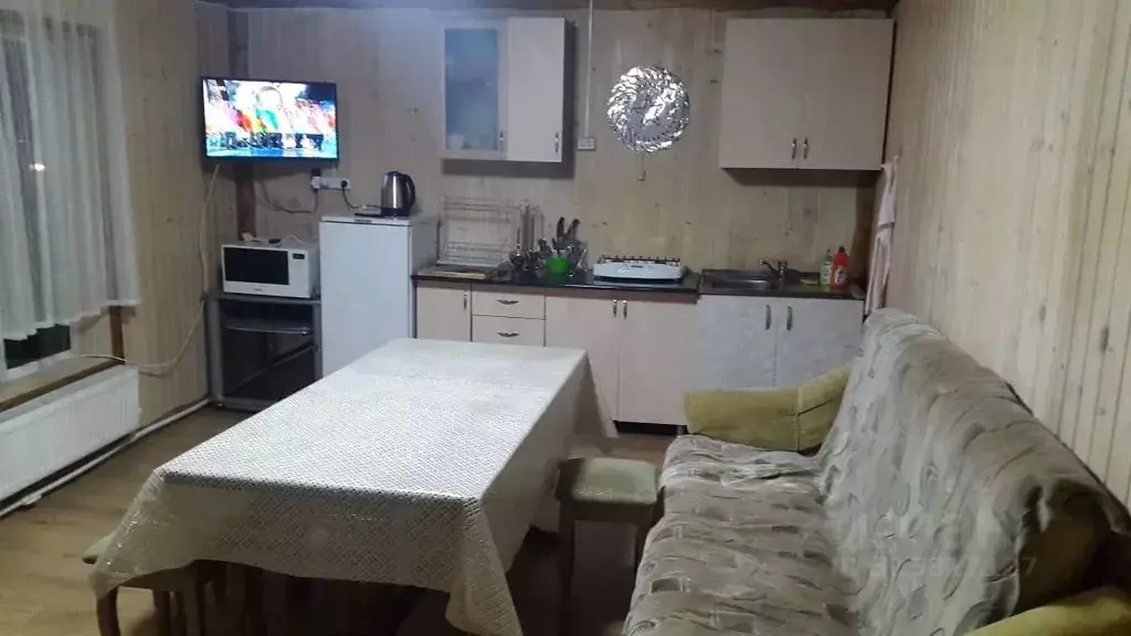Дом в Карачаево-Черкесия, Зеленчукский район, с. Архыз ул. Курджиева, ... - Фото 1