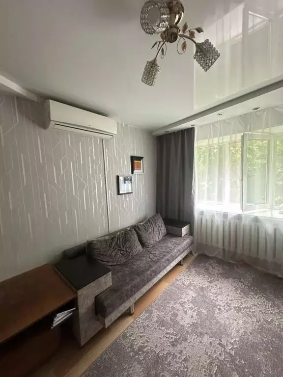 Комната Приморский край, Уссурийск Комсомольская ул., 52 (21.0 м) - Фото 1