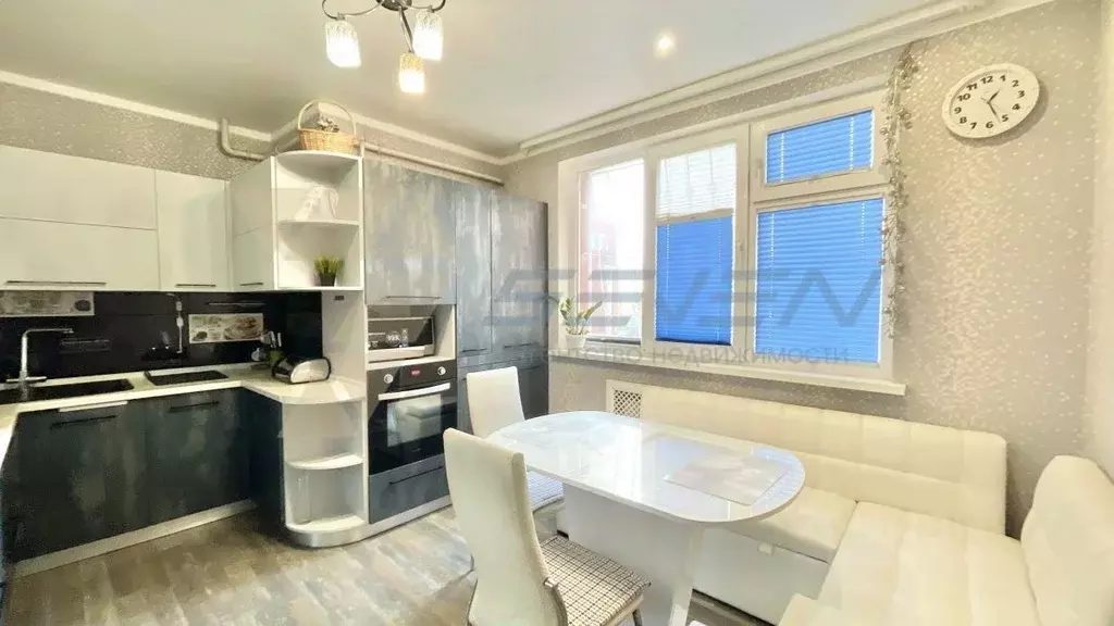 2-к кв. Севастополь ул. Колобова, 21В (65.0 м) - Фото 1