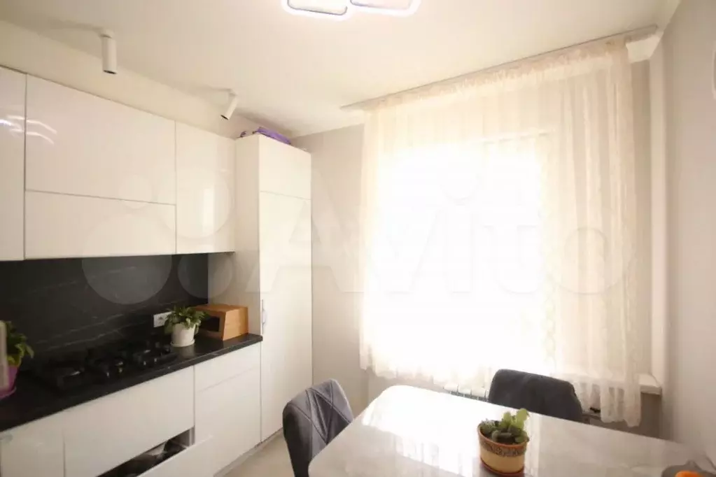 3-к. квартира, 63 м, 1/9 эт. - Фото 1