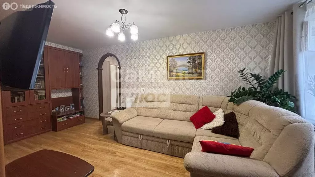 4-комнатная квартира: Краснокамск, улица Комарова, 12 (61.8 м) - Фото 1