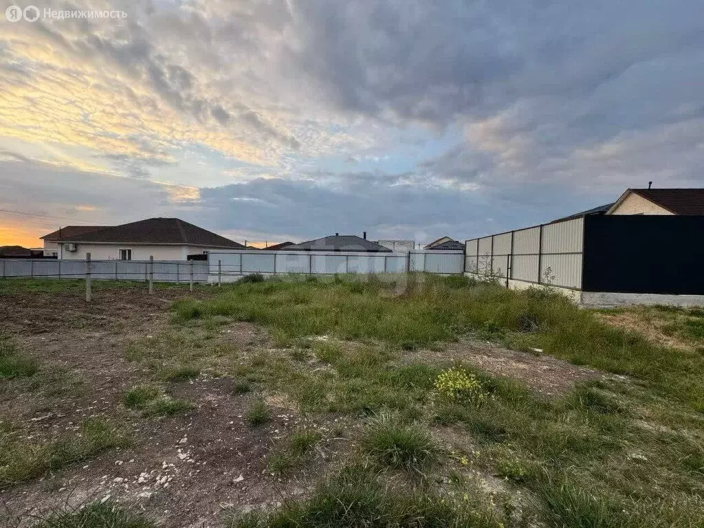 Участок в Симферопольский район, село Мирное (7.2 м) - Фото 0
