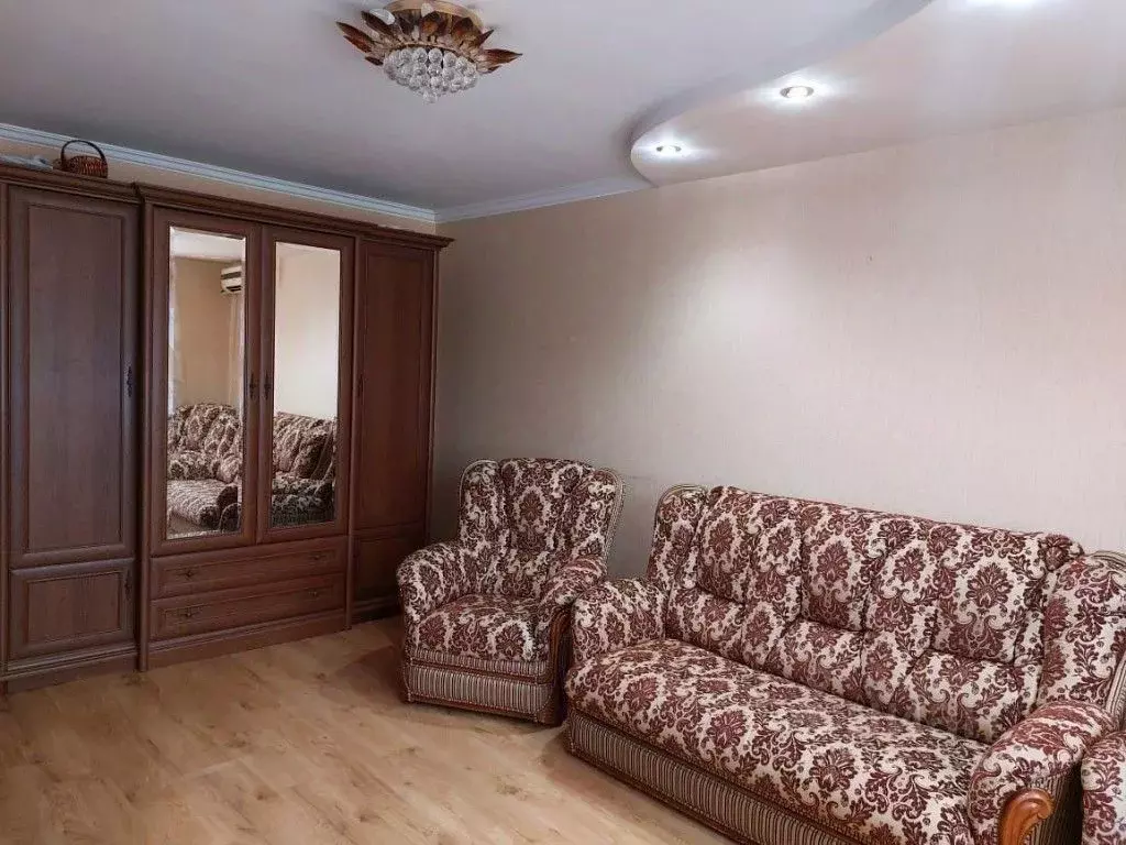 3-к кв. Крым, Симферополь ул. Чехова, 9 (70.0 м) - Фото 1