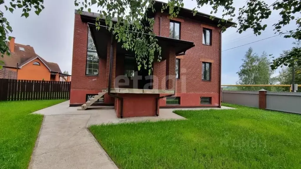Дом в Тульская область, Тула Крапивенская ул., 68 (180 м) - Фото 1