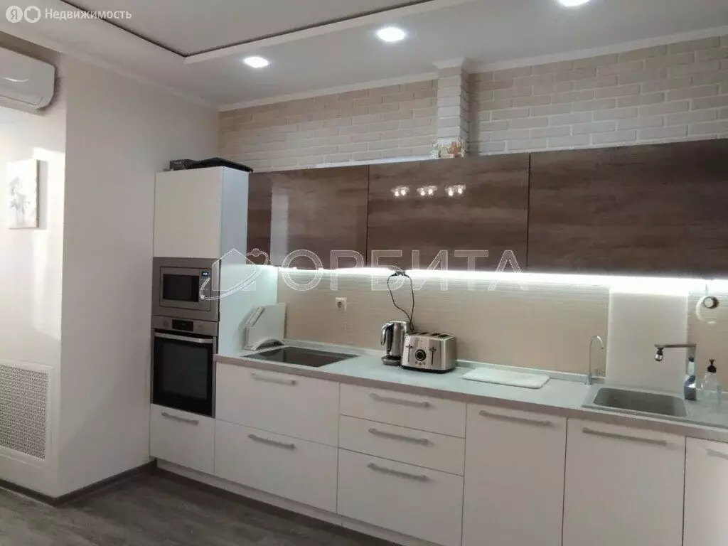 1-комнатная квартира: Тюмень, улица Станислава Карнацевича, 4 (49 м) - Фото 1