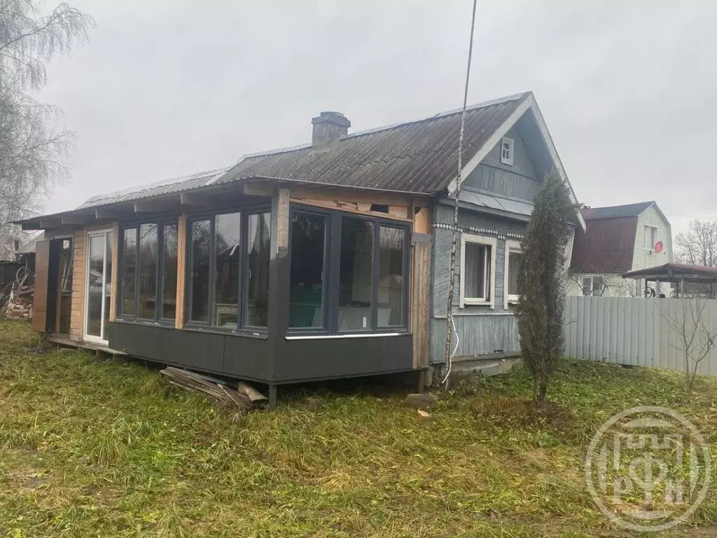 Дом в Новгородская область, Батецкий муниципальный округ, д. Белая 11 ... - Фото 0