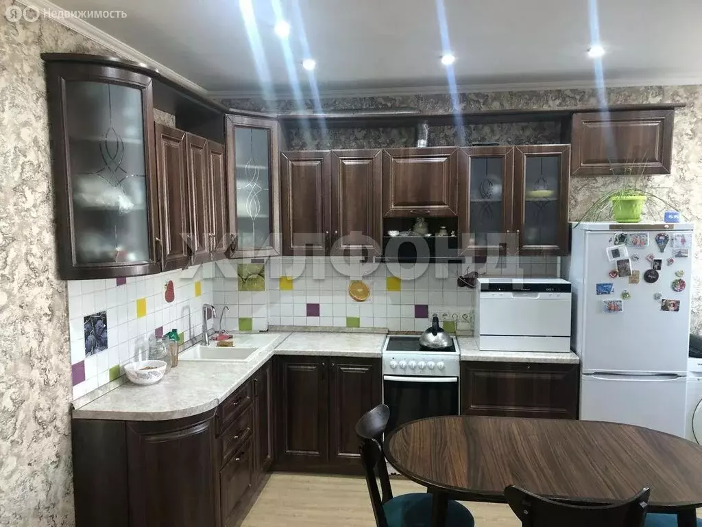 3-комнатная квартира: Абакан, проспект Ленина, 62 (81.3 м) - Фото 1