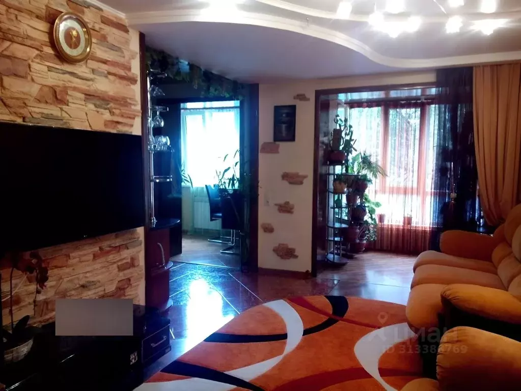 2-к кв. Крым, Алушта ул. Ленина, 49 (55.0 м) - Фото 0