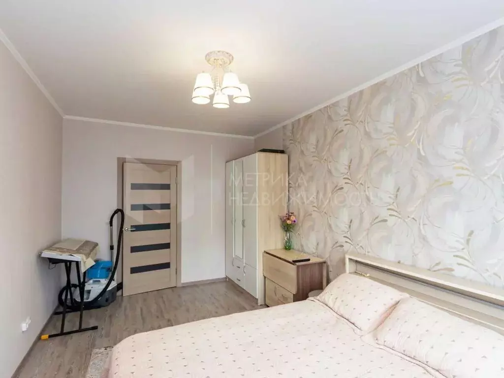 2-к кв. Тюменская область, Тюмень ул. Александра Протозанова, 18к1 ... - Фото 1