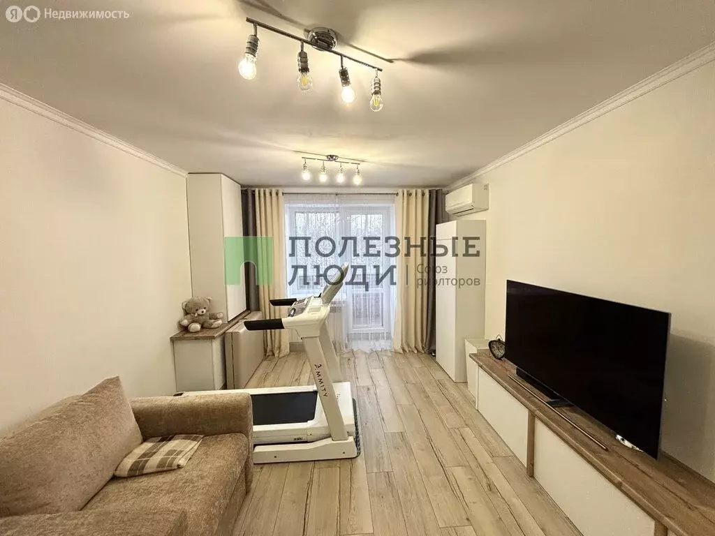 3-комнатная квартира: Ижевск, площадь имени 50-летия Октября, 9 (75.3 ... - Фото 2