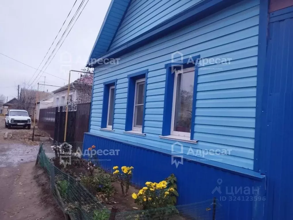 Дом в Волгоградская область, Ленинск ул. Уварова (38 м) - Фото 1