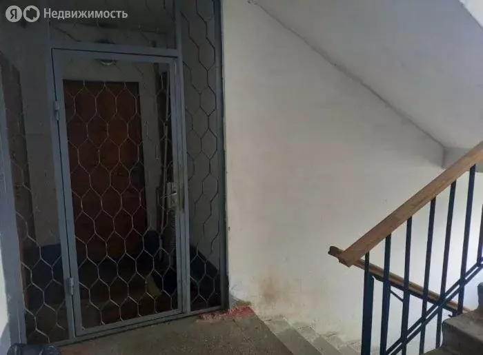 3-комнатная квартира: Симферополь, улица Лермонтова, 3 (68 м) - Фото 1