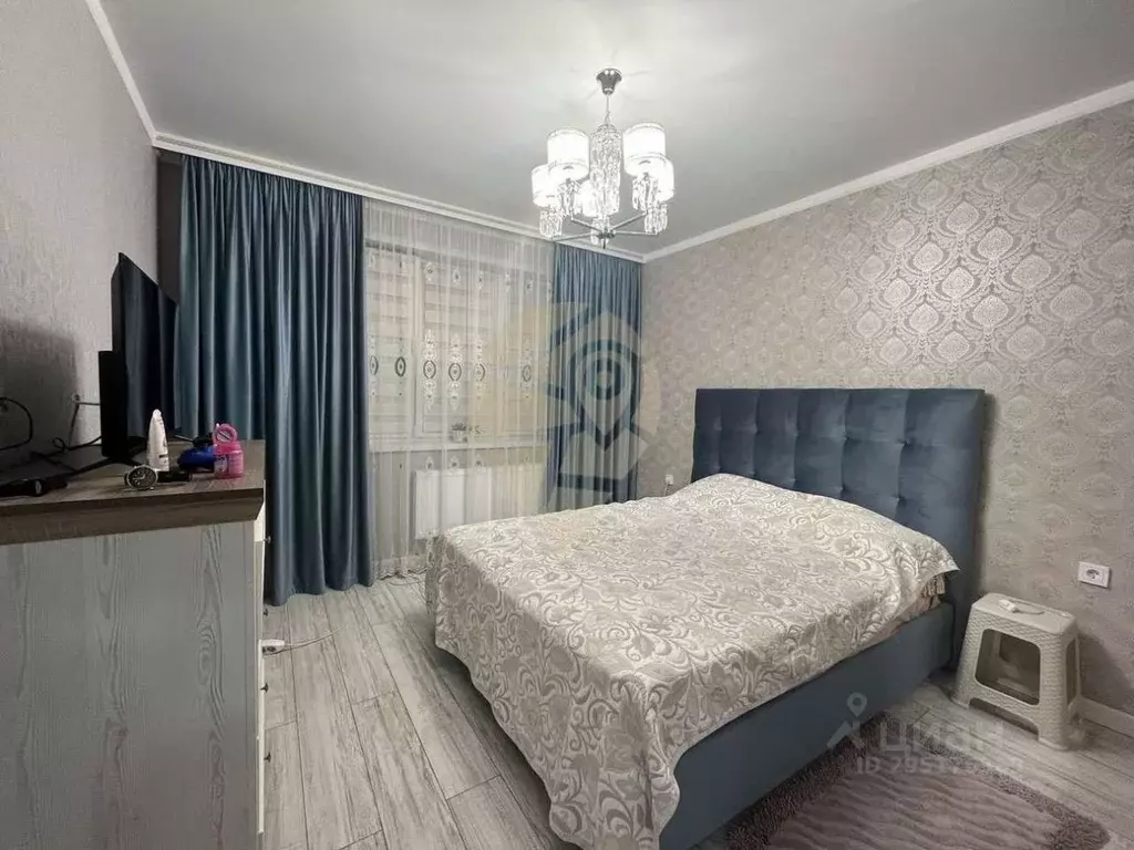 2-к кв. Белгородская область, Старый Оскол Степной мкр, 31 (61.4 м) - Фото 0
