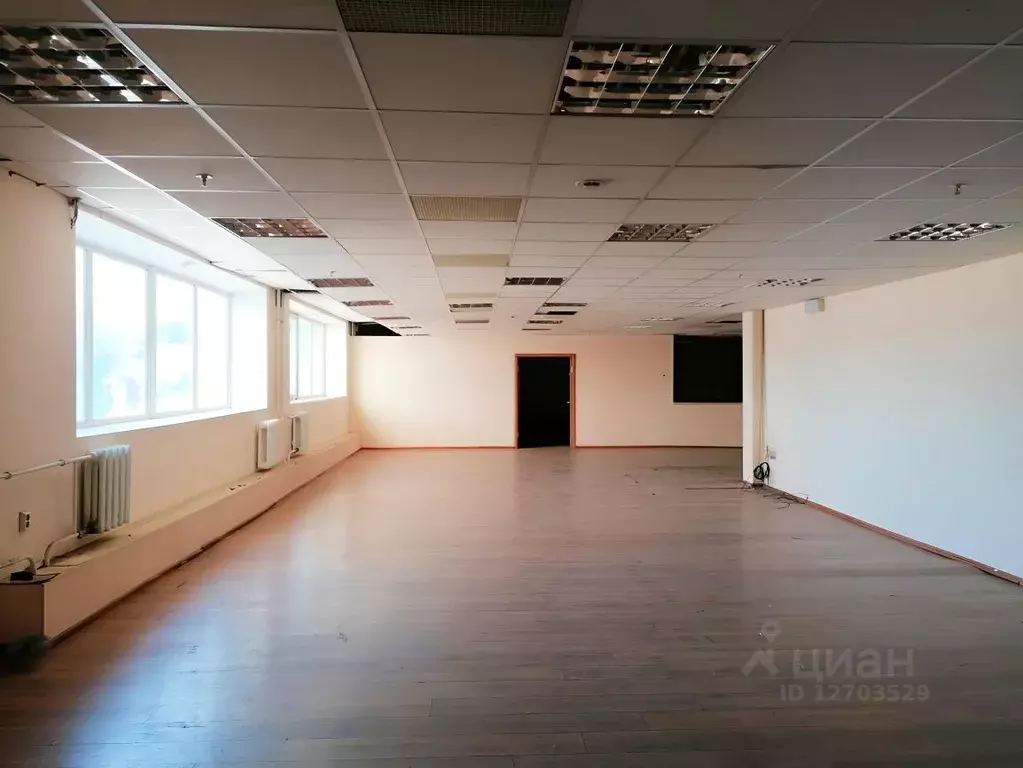 Торговая площадь в Тульская область, Тула Ложевая ул., 125А (228 м) - Фото 1