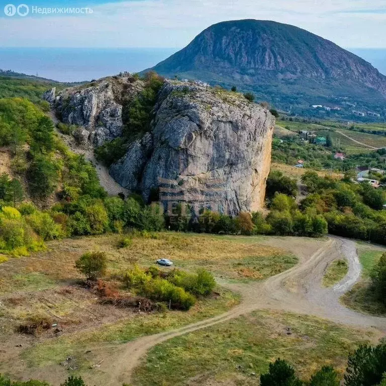 Участок в Республика Крым, городской округ Ялта, посёлок городского ... - Фото 0