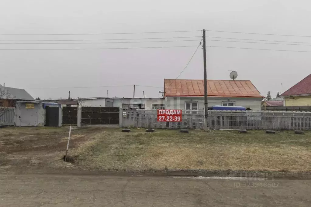 Дом в Омская область, Азовский Немецкий Национальный район, с. ... - Фото 1